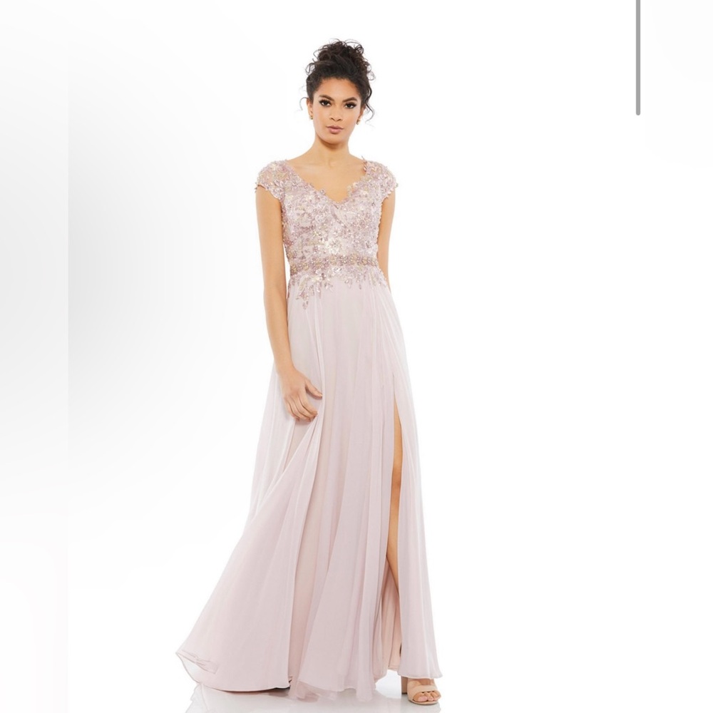 Mac Duggal flowy gown size 10 NWT style 79365